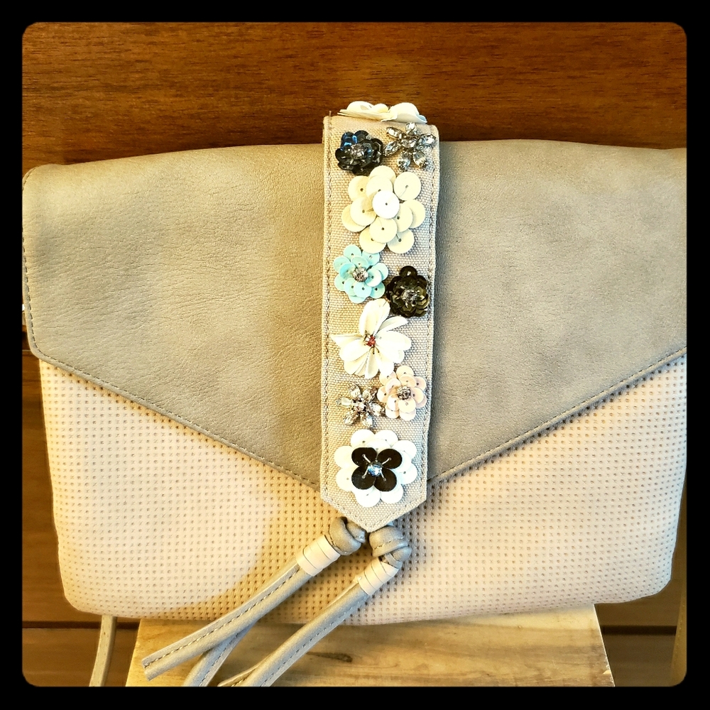 Stella and Dot Fluerette Crossbody bag